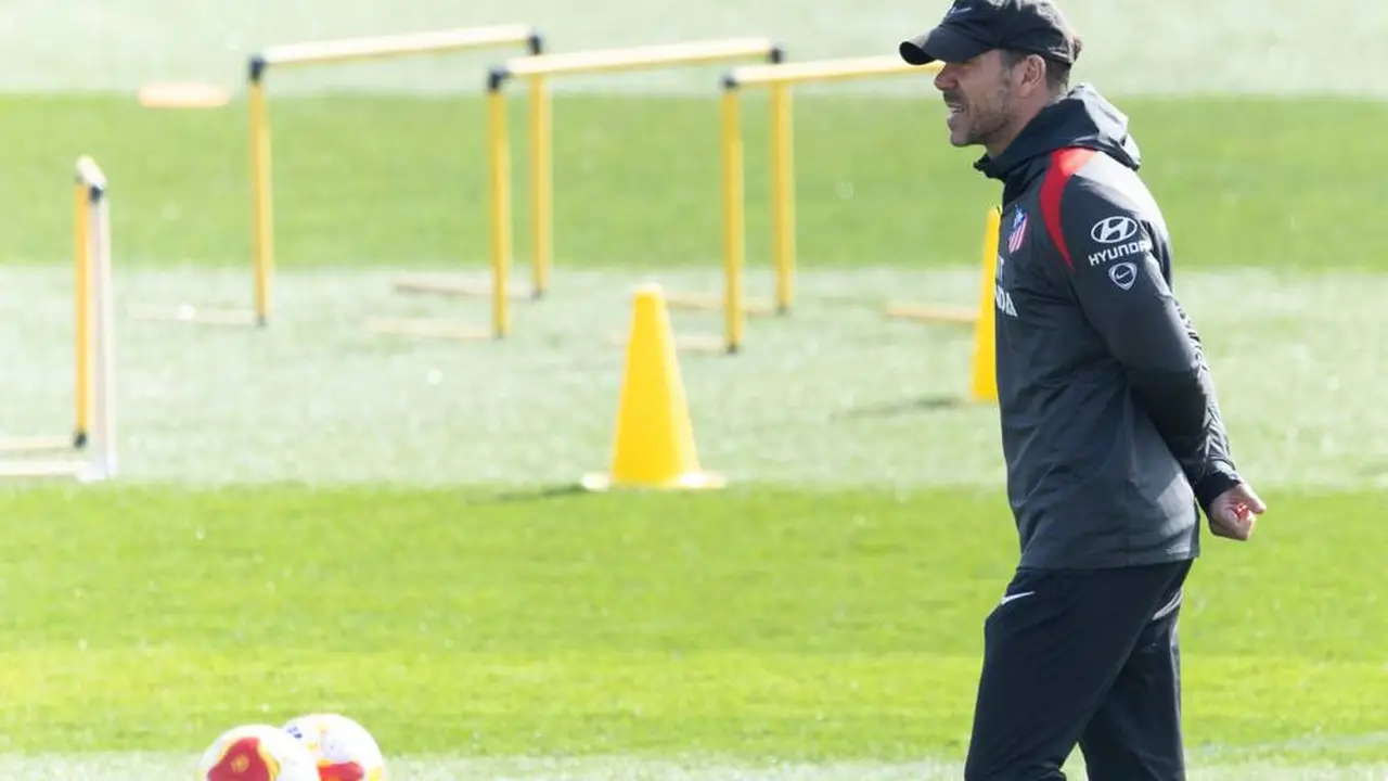 سيميوني يقرر إراحة نجوم أتلتيكو مدريد أمام إشبيلية بسبب تكدس المباريات